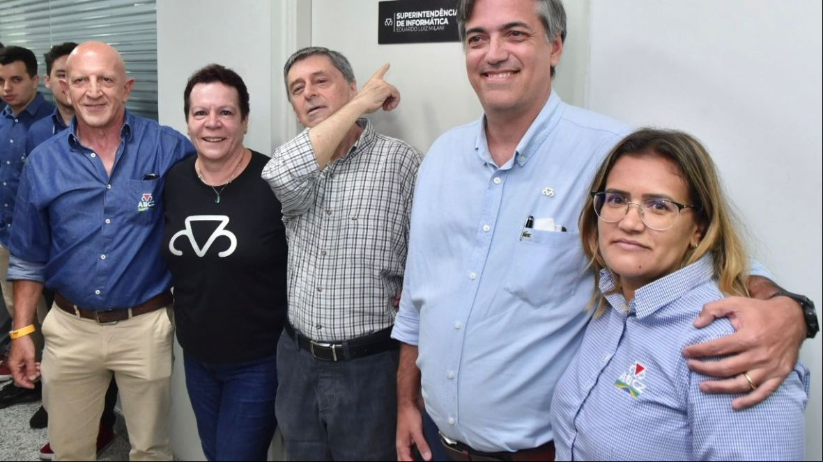 ABCZ presta homenagem a Eduardo Milani, ex-Superintendente de Informática da entidade